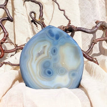 Afbeelding in Gallery-weergave laden, Blauwe Lace Agaatvlam - Insight Stones