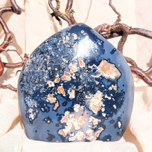 Afbeelding in Gallery-weergave laden, Blauwe Lace Agaatvlam - Insight Stones