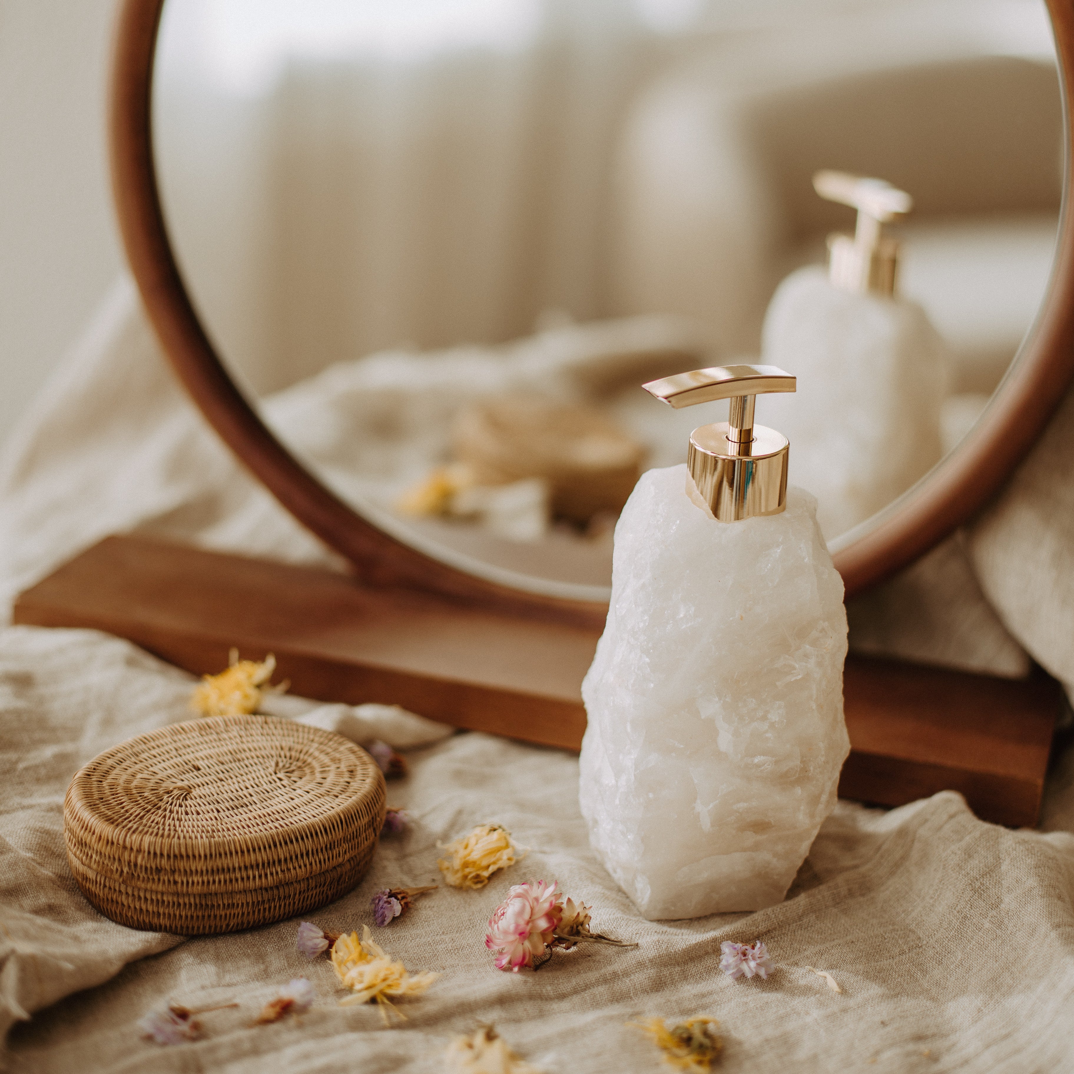 Crystal soap store dispenser