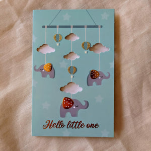 Hello little one kaart - olifanten en wolkjes hanger - Insight Stones
