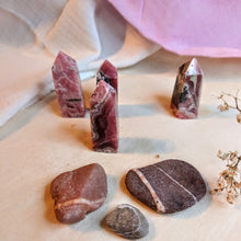 Load image into Gallery viewer, Kleine rhodochrosiettorentjes - Insight Stones