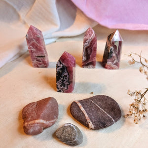 Kleine rhodochrosiettorentjes - Insight Stones