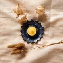 Charger l&#39;image dans la galerie, Lotus zeepsteen kaars- en wierookhouder - Insight Stones