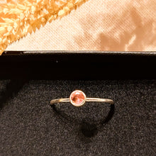 Load image into Gallery viewer, Minimalistische zilveren ring met roze Toermalijn - Insight Stones