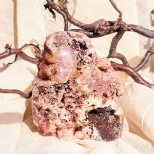Roze druzy chalcedoon sculptuur - Insight Stones