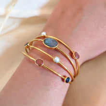 Afbeelding in Gallery-weergave laden, Vergulde statement armband - labradoriet, maansteen en parel - Insight Stones